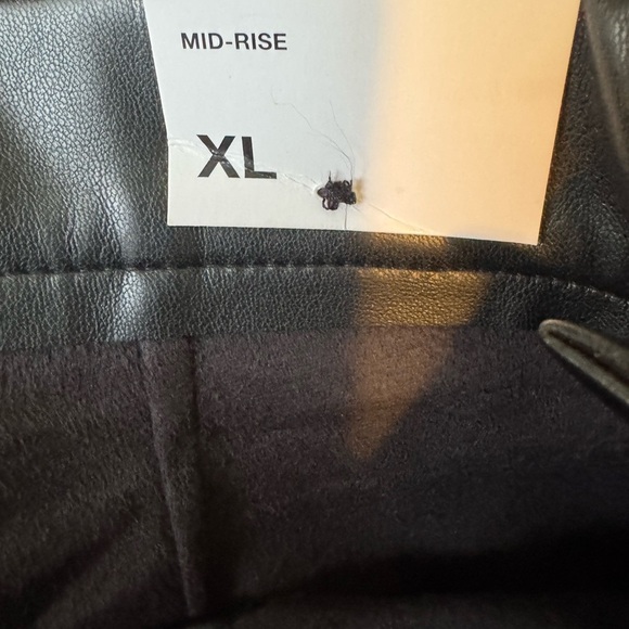Zara Women’s Black Faux Leather Mid-Rise Side Zip Ankle Crop Leggings Size XL - Picture 9 of 9